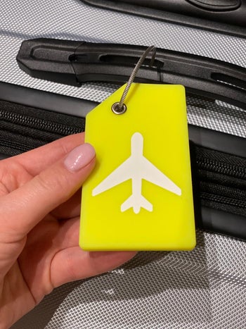 How to Choose the Right Luggage Tag for Your Travel Style: Tips for Tagging Like a Pro