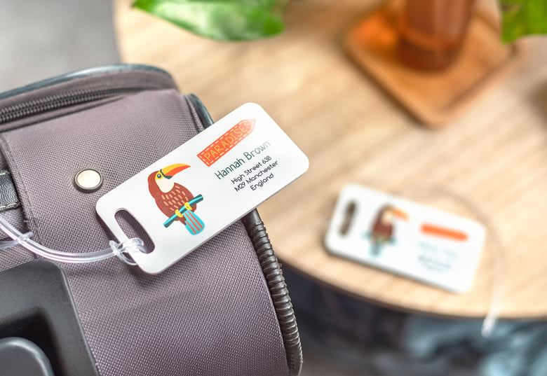 The Essential Guide to Waterproof and Weatherproof Luggage Tags for Travelers