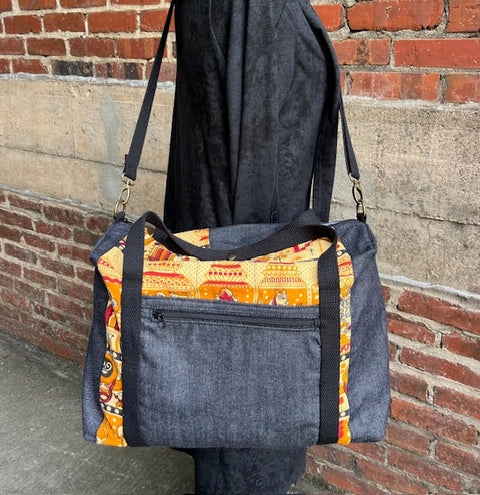 “India” duffel bag