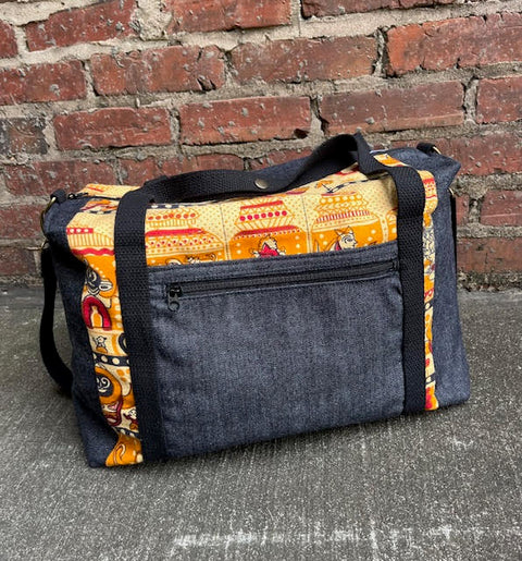 “India” duffel bag